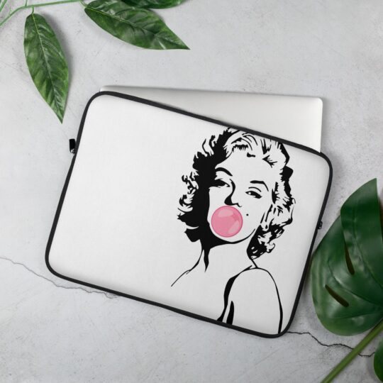 Marilyn Monroe inspired laptop sleeve. Iconic pose & smile design captures her timeless allure, turning tech into art. 